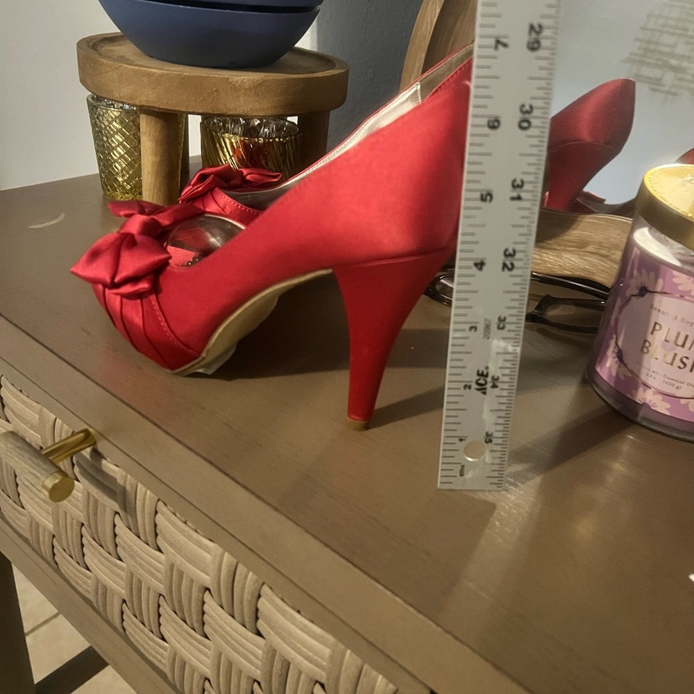 Heels - Picture 5 of 7